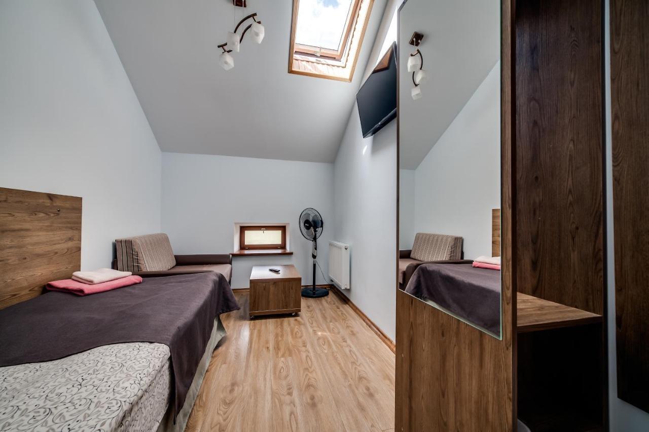 Kryva Lypa Hotell Lviv Exteriör bild