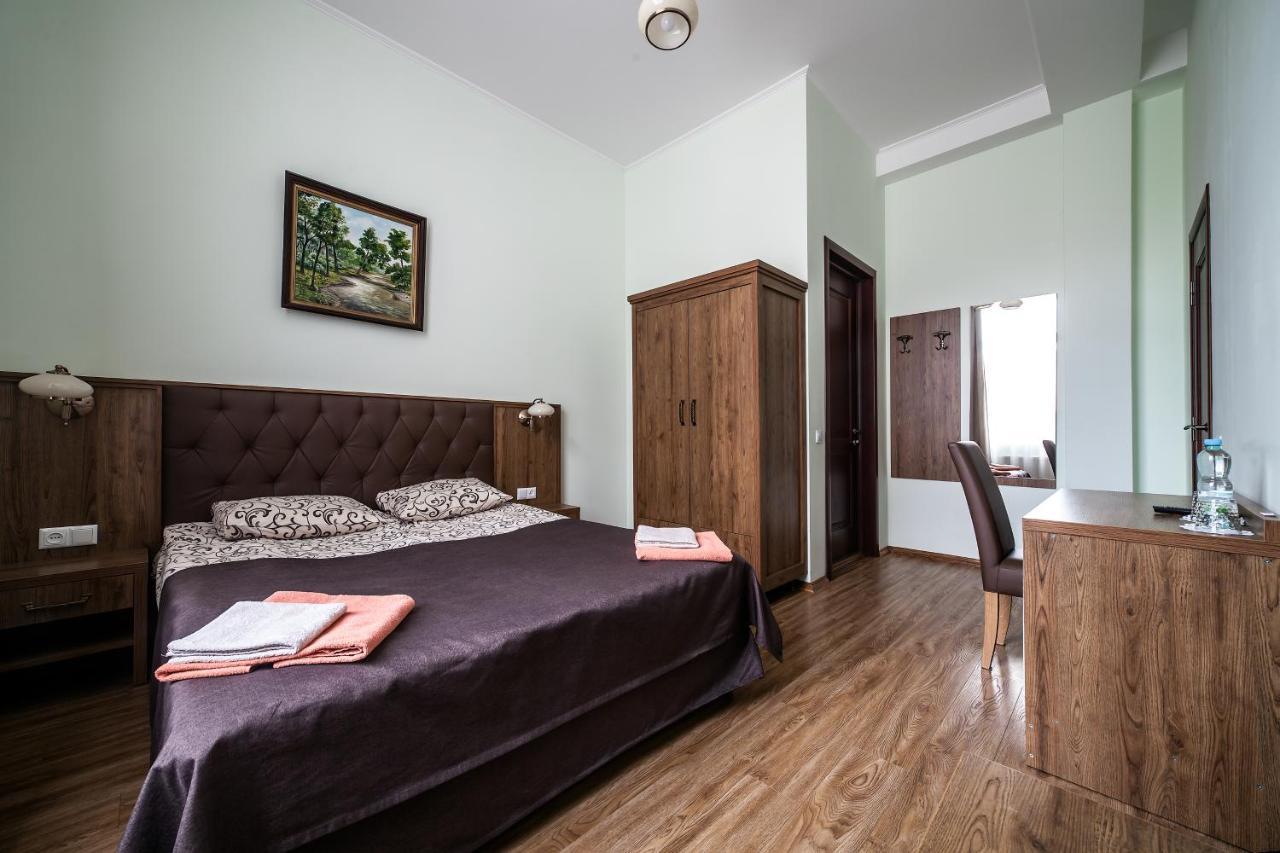 Kryva Lypa Hotell Lviv Exteriör bild