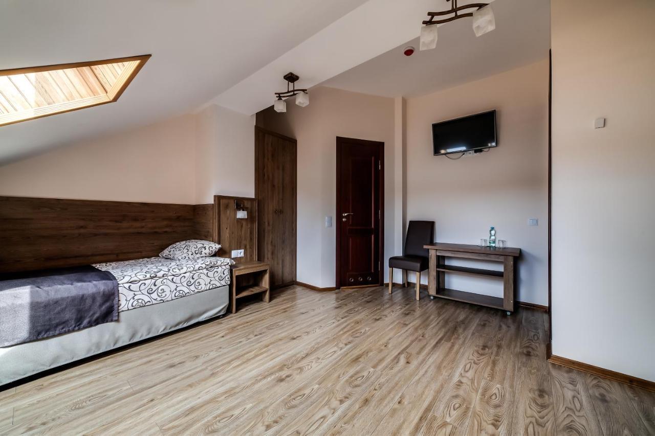 Kryva Lypa Hotell Lviv Exteriör bild