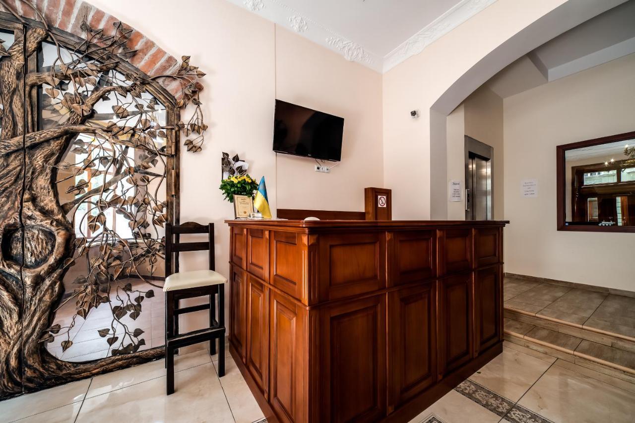 Kryva Lypa Hotell Lviv Exteriör bild