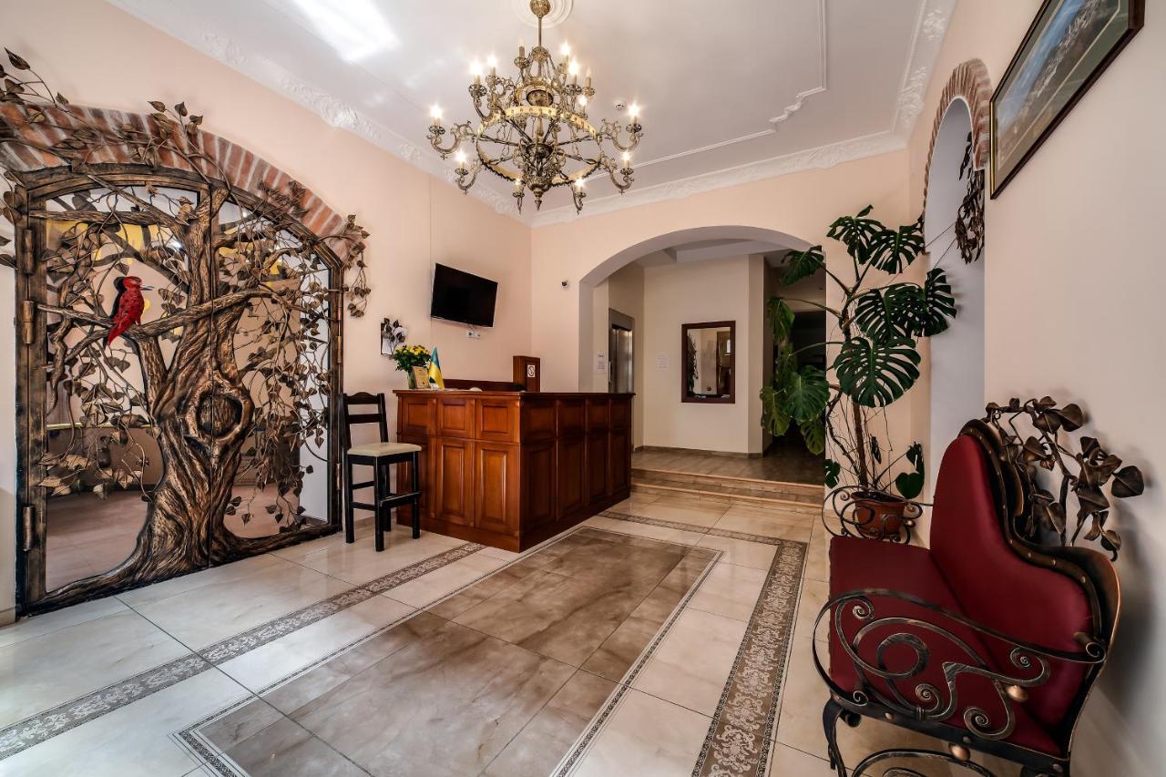 Kryva Lypa Hotell Lviv Exteriör bild