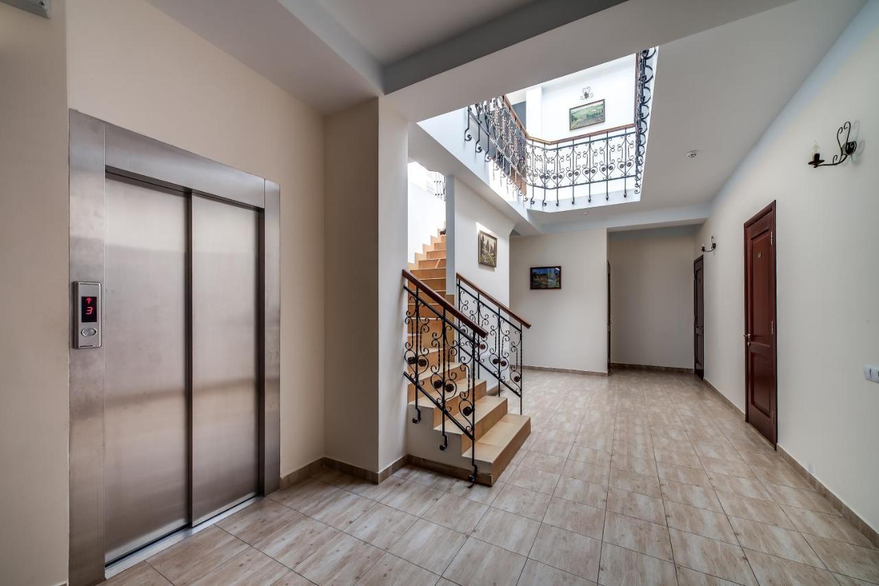 Kryva Lypa Hotell Lviv Exteriör bild